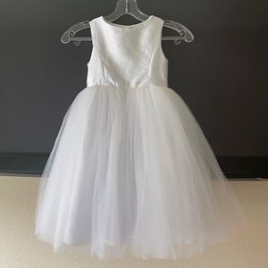 NWT David’s Bridal white flower girl dress